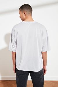 เสื้อยืดพิมพ์ลายสำหรับเล่นกีฬาฟิตเนสสำหรับผู้ชายโลโก้แบบกำหนดเอง - Product Image 4