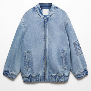 Veste bomber en jean surdimensionnée pour femmes, veste en jean bleue décontractée à fermeture éclair pour un style de rue tendance, à porter au quotidien et dans un style urbain moderne - Product Image 1
