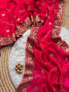 Saree traditionnel en soie douce de créateur indien avec un beau travail de broderie pour les mariages et les fêtes - Product Image 4