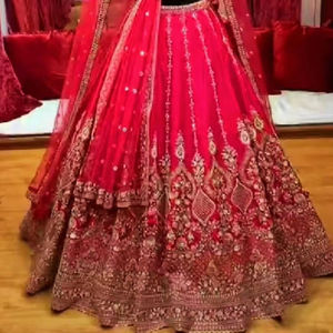 Haute qualité brodé à la main Lehenga Choli tenue traditionnelle en soie pour femmes pour mariage et fête porter à la main impression Net travail - Product Image 1