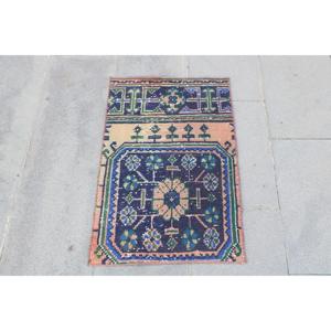 Alfombra Turca Vintage, Alfombra Pequeña de 1.6x2.5 pies, Alfombra con Puntos Azules y Verdes - Product Image 1