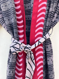 Hermosa bata Kimono de seda hecha a mano India Vintage de secado rápido de verano nupcial Boho Loungewear tamaño libre para todas las estaciones - Product Image 3