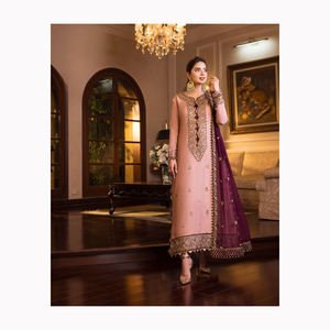 Vestidos de fiesta indios listos para usar para mujer Traje Salwar Kameez con Lehenga Choli Compras en línea para trajes de césped en Pakistán - Product Image 4