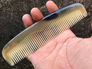 Peine de Cuerno de Búfalo Pulido de Lujo, Natural, Orgánico, Antiestático y Duradero para Hombres, Mujeres y Niños - Product Image 5