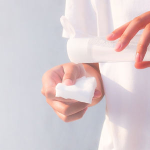 Le toner anti-âge OEM 100ml avec Tripeptide-29 favorise la synthèse du collagène et anti-rides pour les adultes - Product Image 4