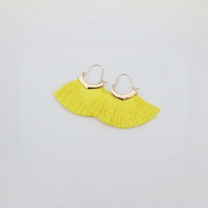 Orecchini Pendenti con Nappine Gialle, a Forma di Ventaglio, Tono Oro, per Donne - Product Image 3
