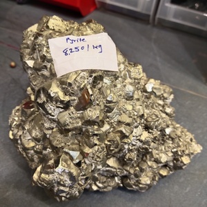 Amas de Pyrite naturelles de qualité supérieure, spécimen de mousse sans Pyrite Druzy pour décoration de la maison, pierre précieuse polie, Style de pierre populaire - Product Image 6