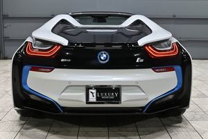 BMW i8 Roadster AWD ปี 2019 มือสอง เกียร์อัตโนมัติไฟฟ้า พวงมาลัยขวา/ซ้าย ภายในสีเข้ม พวงมาลัยซ้าย/ขวา - Product Image 6