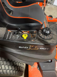 เครื่องตัดหญ้าแบบ Zero Turn รุ่น Bad Boy ZT Avenger ขนาด 60 นิ้ว ปี 2024 เครื่องยนต์ KOHLER 7000 Pro ใช้งานมาแล้ว 10.5 ชั่วโมง - Product Image 2