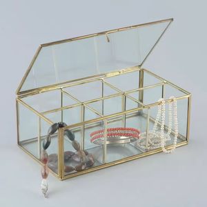 Boîte à bijoux en métal et en verre faite à la main présentoir de bijoux de conception tendance avec la qualité exclusive - Product Image 1