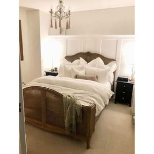 Marco de madera maciza de caoba de cama personalizable tallada a mano de estilo francés vintage - Product Image 4