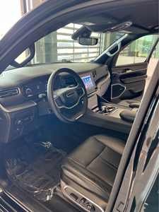 Pre Owned Clean 2023 Jeep <b>Wagoneer</b> l Series II Sport - Product Image 4