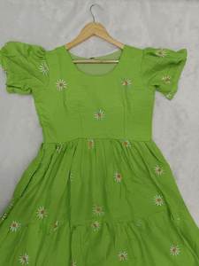 ชุดเดรสผ้าคอตตอนพิมพ์ลาย Georgette สำหรับผู้หญิงชุดเดรสชิ้นเดียวแขนแฟนซีผ้าไหมสไตล์อินเดียสำหรับงานแต่งงานสำหรับผู้ใหญ่ - Product Image 5