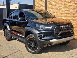 Toyota Hilux 2.8GD-6 Double Cab 4x4 Raider d'occasion 2023 - Product Image 2