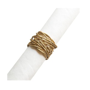Rond de serviette en métal le plus vendu en or fini avec un design unique pour la décoration de table et la décoration de mariage - Product Image 5
