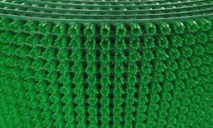 Estera de césped artificial de alta calidad para uso en interiores y exteriores Duradera resistente a la intemperie disponible a un precio asequible - Product Image 4