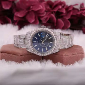 Reloj de pulsera ostentoso de lujo de alta calidad, esfera azul completamente helada, caja de acero monocromática VVS Moissanite con esfera de fecha, Trendsetters - Product Image 1