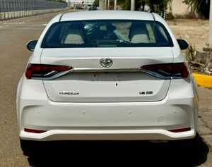 Toyota Sedán 2020, Auto de Pasajeros para Desplazamientos Urbanos - Product Image 2
