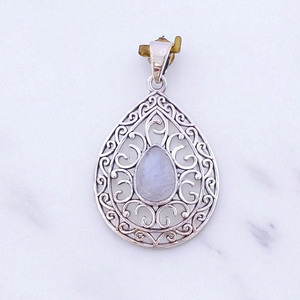 Colgante Moonstone Premium Plata de Ley 925 Artesanal Elaborado Con Anillo de Plata con Piedras Naturales - Product Image 2