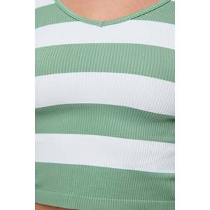 เสื้อยืดแขนยาวลายทางไร้รอยต่อ - Product Image 4