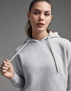 Hoodie court personnalisé en gros, sweat-shirt uni décontracté pour femme, pull court à capuche pour filles - Product Image 4