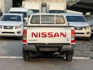 2019 Nissan Navara Pickup cambio automatico 4L motore benzina pelle scura interno sinistro in lega di alluminio auto usata - Product Image 5