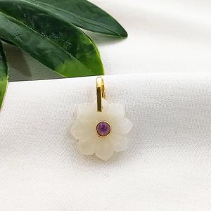 Colgante tallado de flor de piedra lunar blanca de 18 MM-Colgante para collar de plata 925-joyería hecha a mano - Product Image 1