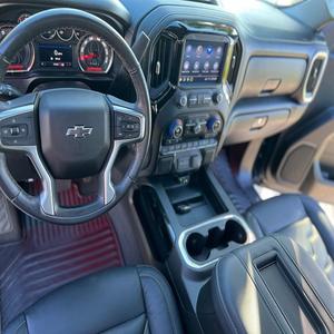 Alerte Offre Exceptionnelle! Superbe Chevrolet Silverado 1500 Limited Crew Cab RST Black Widow 4x4 V8 Power 4WD 2022 – Camion de Luxe - Product Image 3