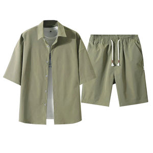 Vêtements d'été décontractés pour hommes, ensemble de 2 pièces, costume uni, t-shirt à boutons et short pour hommes, en vente à prix très bas - Product Image 1