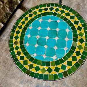 Table d'appoint en mosaïque éblouissante: Art irisé-Table basse bleue-Table d'appoint-Décor de salon-Cadeau - Product Image 4