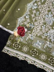 Lancement d'une collection exclusive de vêtements pakistanais modernes pour femmes, pour les fêtes et les occasions spéciales - Product Image 4