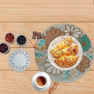 เสื่อรองโต๊ะและลูกปัดทำมือดอกไม้สีชมพูสีฟ้าของตกแต่งงานแต่งงานและคริสต์มาสสำหรับงานเลี้ยงสังสรรค์ในครอบครัวและงานปาร์ตี้ - Product Image 6