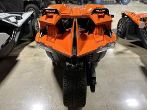 Slingshots SL/R/SLR (AutoDrive) 2023/2024 Originales, Nuevos, de 3 Ruedas, Color Naranja, ENVÍO RÁPIDO. - Product Image 2