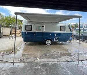 Caravana universal deslizable con techo rígido y portaequipajes, tipo teardrop, en venta con envío rápido a EE. UU. - Product Image 1