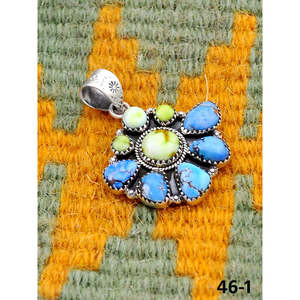 Pendentif en turquoise fait main du sud-ouest avec incrustation de Palomino Golden Hill et monture en argent sterling - Product Image 3