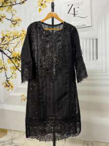 Traje de seda con bordado pesado y trabajo de secuencia Vestido de novia pakistaní para exportación mundial Ropa de fiesta India/pakistaní - Product Image 6