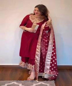 Notre usine de fabrication à Surat est spécialisée dans la production en gros pour les boutiques. - Product Image 3