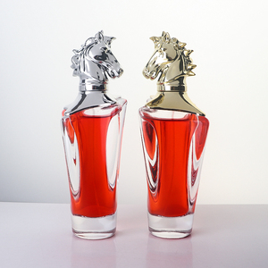 Botella de Perfume de Vidrio Vacía de Lujo de 80 ml, Envase de Fragancia con Forma Única y Tapa Metálica con Cabeza de Caballo Electrochapada - Product Image 4