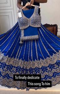 Ropa india y paquistaní de moda para adultos con estilo Cancan & Canvas Patta Lehenga Choli con codificación de lentejuelas Trabajo con lentejuelas - Product Image 3
