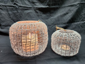 Candelabros de metal de diseño clásico hechos a mano, tamaño pequeño, capa de polvo blanco de latón negro para decoración navideña del hogar y linternas - Product Image 4