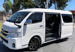 Neatly Used 2022 To-<b>yo</b>-ta Hiace - Product Image 6