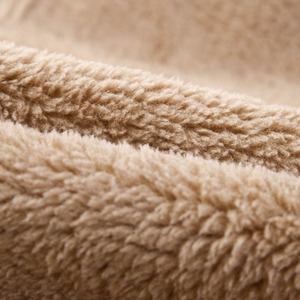 Veste d'hiver en cuir et toile Sherpa pour homme au design audacieux, imperméable, écologique, intérieur Sherpa chaud, offrant un style streetwear moderne - Product Image 5