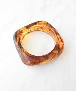 Bracelets en résine à la mode dans des couleurs vives - Product Image 1