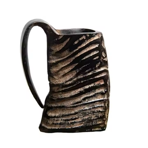 Tasses en corne authentiques fabriquées à la main avec des verres vikings à motif solide par Crescent Crafts pour une expérience unique par crescent crafts - Product Image 1