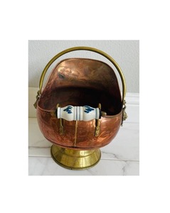 Cubo de carbón de cobre de estilo Heritage con cuerpo martillado y líneas suaves hechas para uso a largo plazo en hogares - Product Image 5