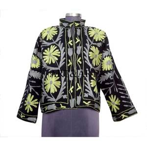 Chaqueta Boho de Alta Calidad para Mujer, Estilo Vintage, Bordado Suzani, Acolchada, 100% Algodón, Ecológica, Hecha a Mano, Tradicional, Precio Razonable - Product Image 1