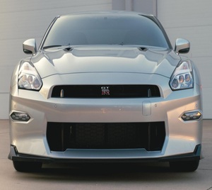Nissan GT-R Premium 2024, V8 Twin-Turbo, Super Silver Quadcoat, SUV, Asientos de Cuero, Euro VI, 5 Bolsas de Aire - Product Image 1