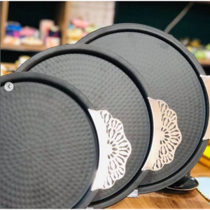 Plateau rond de service alimentaire avec poignées en métal couleur noire pour la maison hôtel et restaurant plateau de vaisselle - Product Image 2