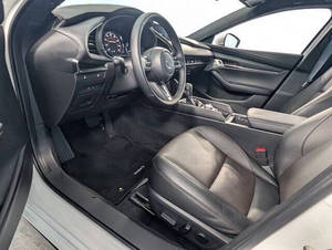 Mazda3 Hatchback 2.5 S 2023 Usado en Excelentes Condiciones - Product Image 2