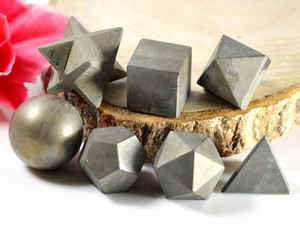 Juego de geometría curativa geométrica sagrada sólida platónica de pirita dorada Natural, 7 Uds., Kit de esfera de cristal para principiantes, cubo Merkaba Lot - Product Image 3